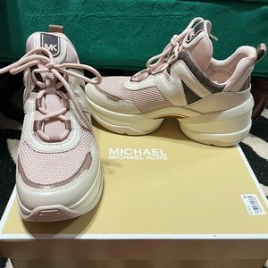 NWB Michael Kors Women's Olympia Trainer Tech Canvas/Net Mesh Soft Pink Size 8